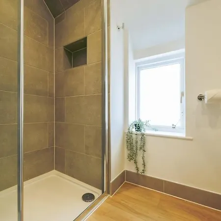 Grange Rd Flat 5 One Bedroom * Bristol